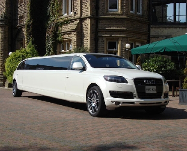 Audi Q7 Limo in Coupar Angus
